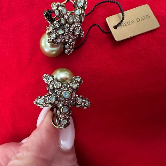 NWT Heidi Daus Stud Earrings - Picture 2 of 5